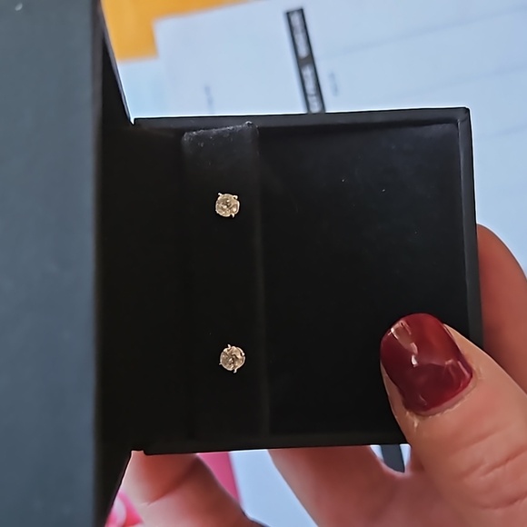 NWT Zales 1/2 CT Diamond Solitaire Stud Earrings 10K White Gold - Picture 4 of 7